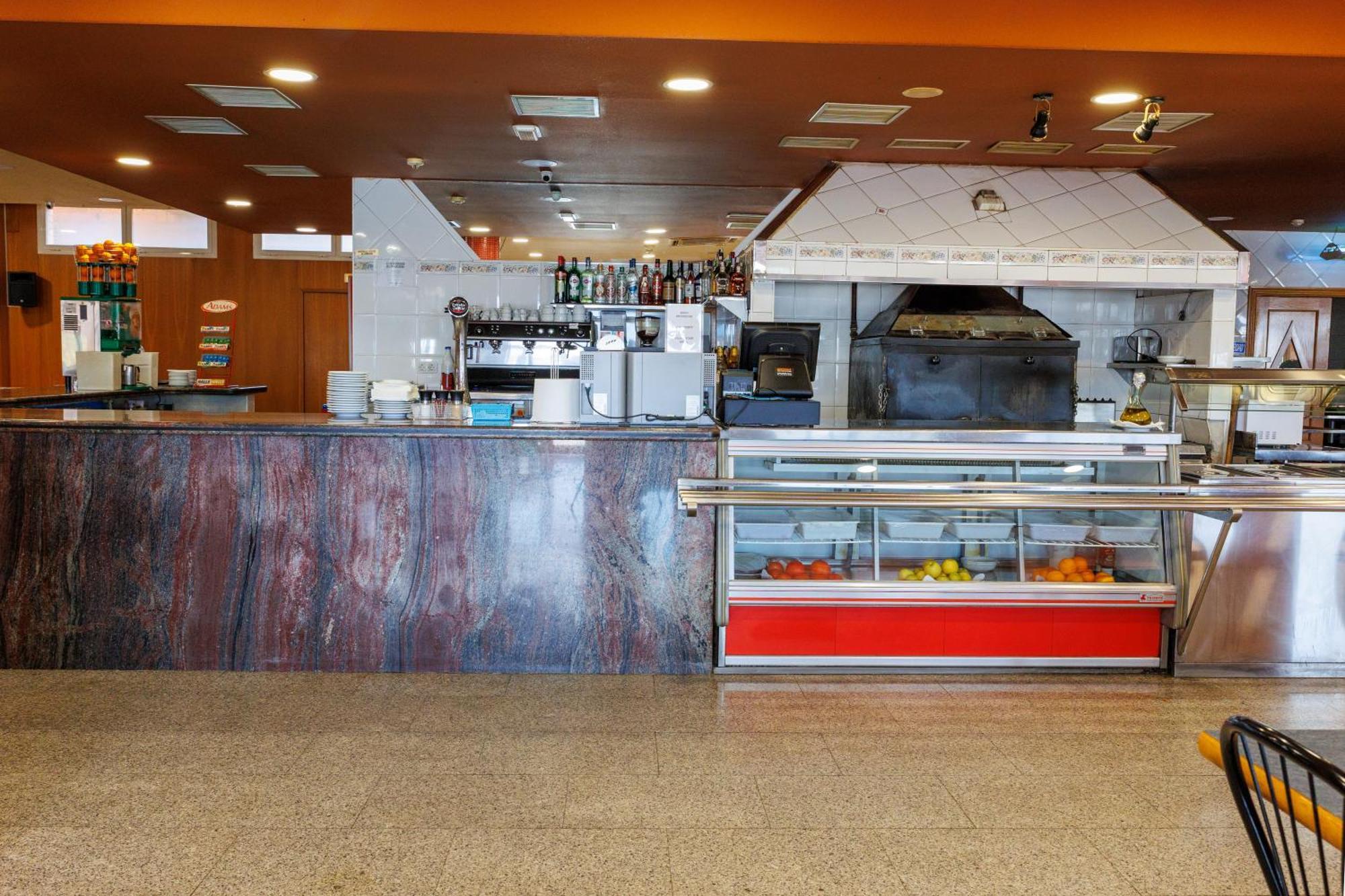 Hotel Restaurant Casa Miquel Alcarraz Bagian luar foto